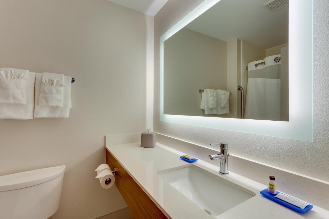 King Suite - Non-Smoking at Holiday Inn Express Cincinnati North - Monroe, an IHG Hotel