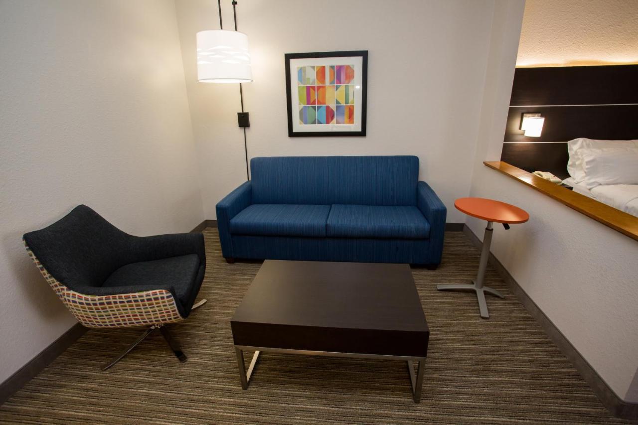 | Holiday Inn Express Wilmington, an IHG Hotel