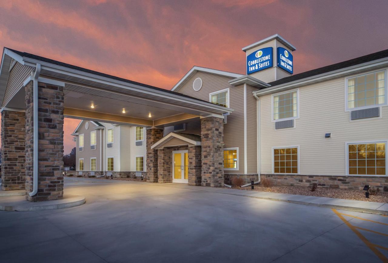 | Cobblestone Inn & Suites - Holdrege