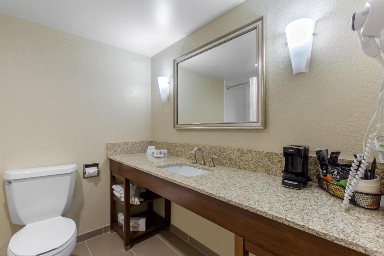  | Comfort Inn Conference Center Bowie