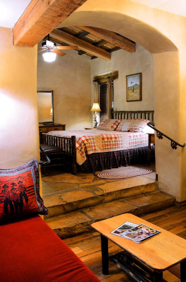 Deluxe King Room at El Portal Sedona Hotel