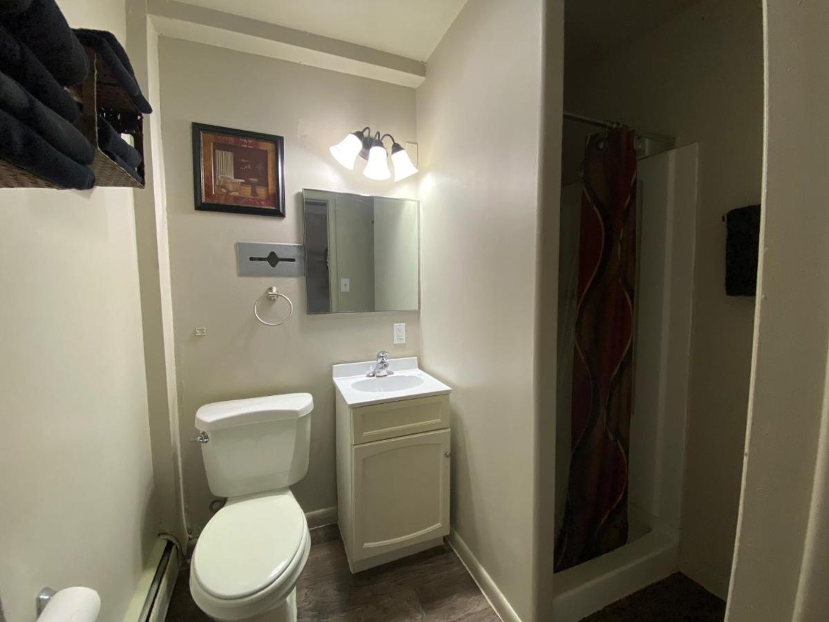 | Roundtop Mountain Vista - Cabins and Motel