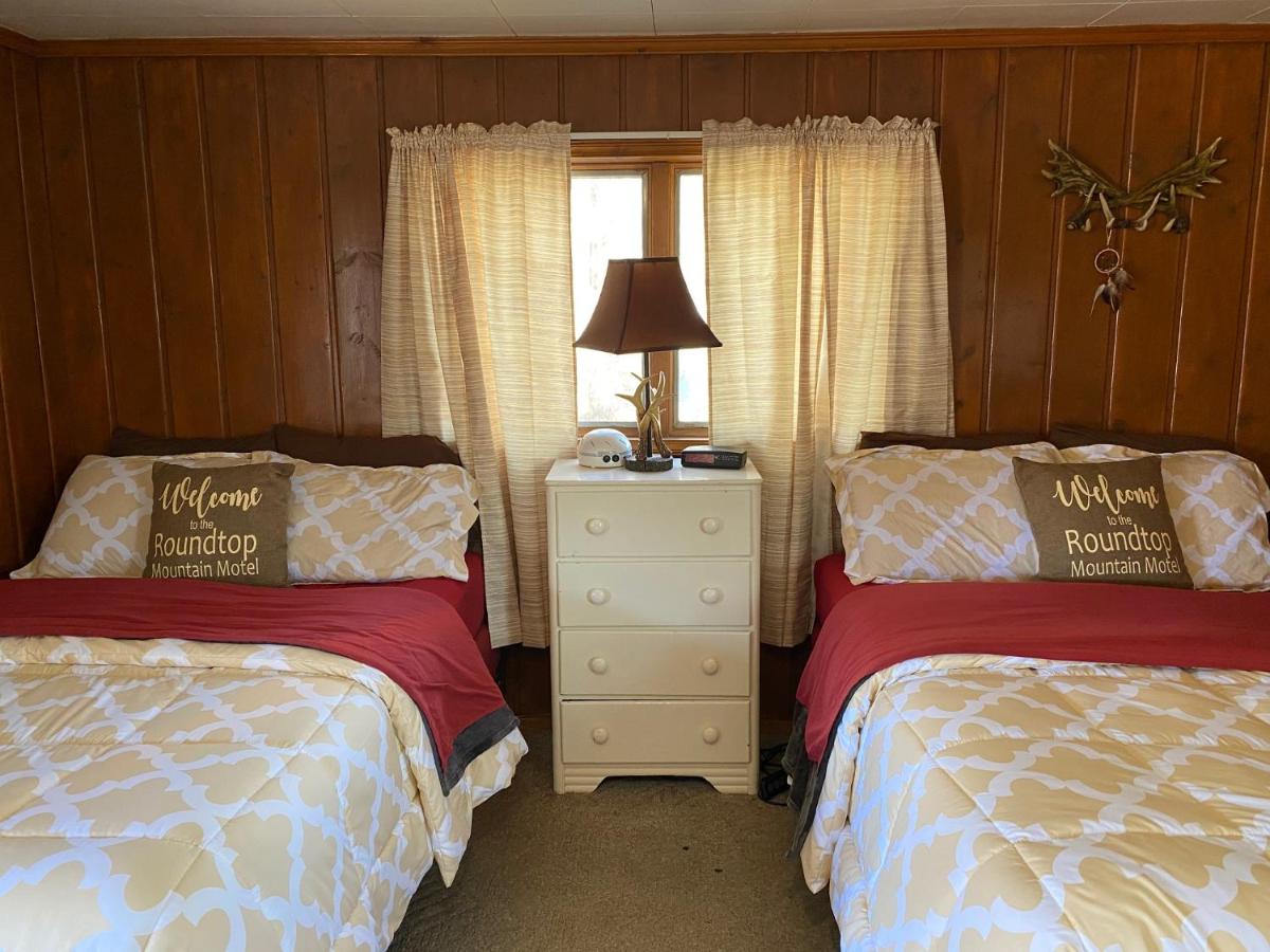 | Roundtop Mountain Vista - Cabins and Motel