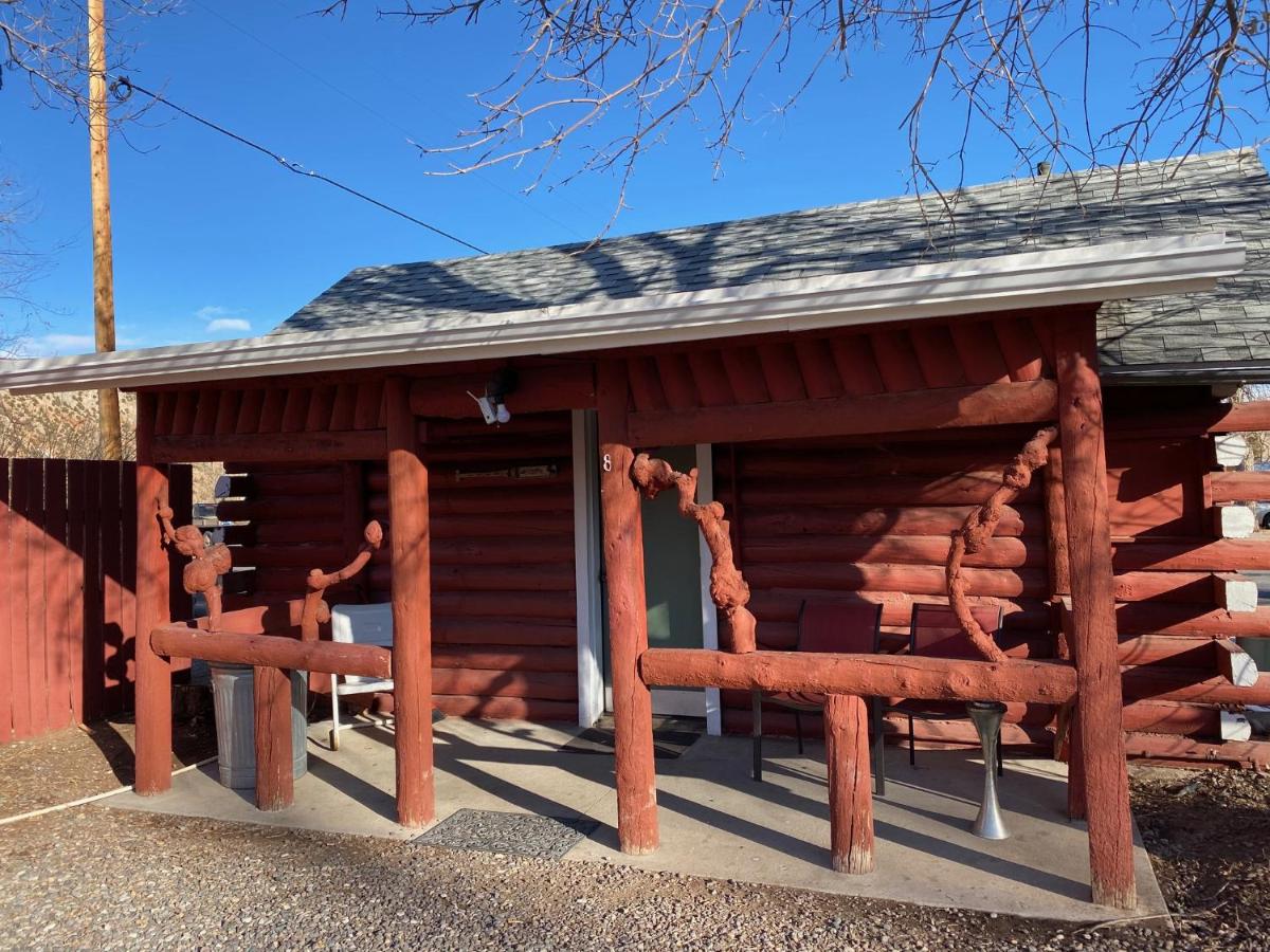 | Roundtop Mountain Vista - Cabins and Motel