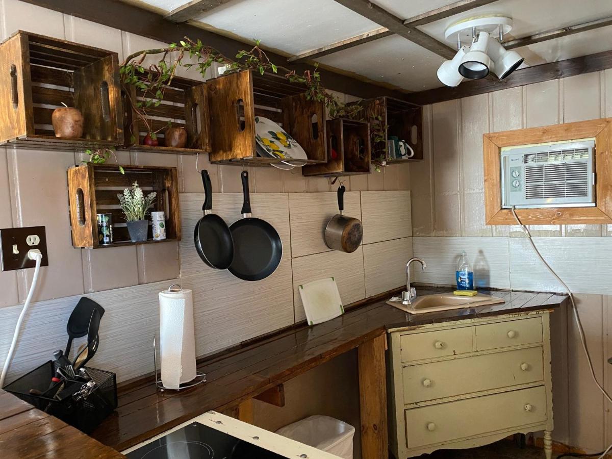 | Roundtop Mountain Vista - Cabins and Motel