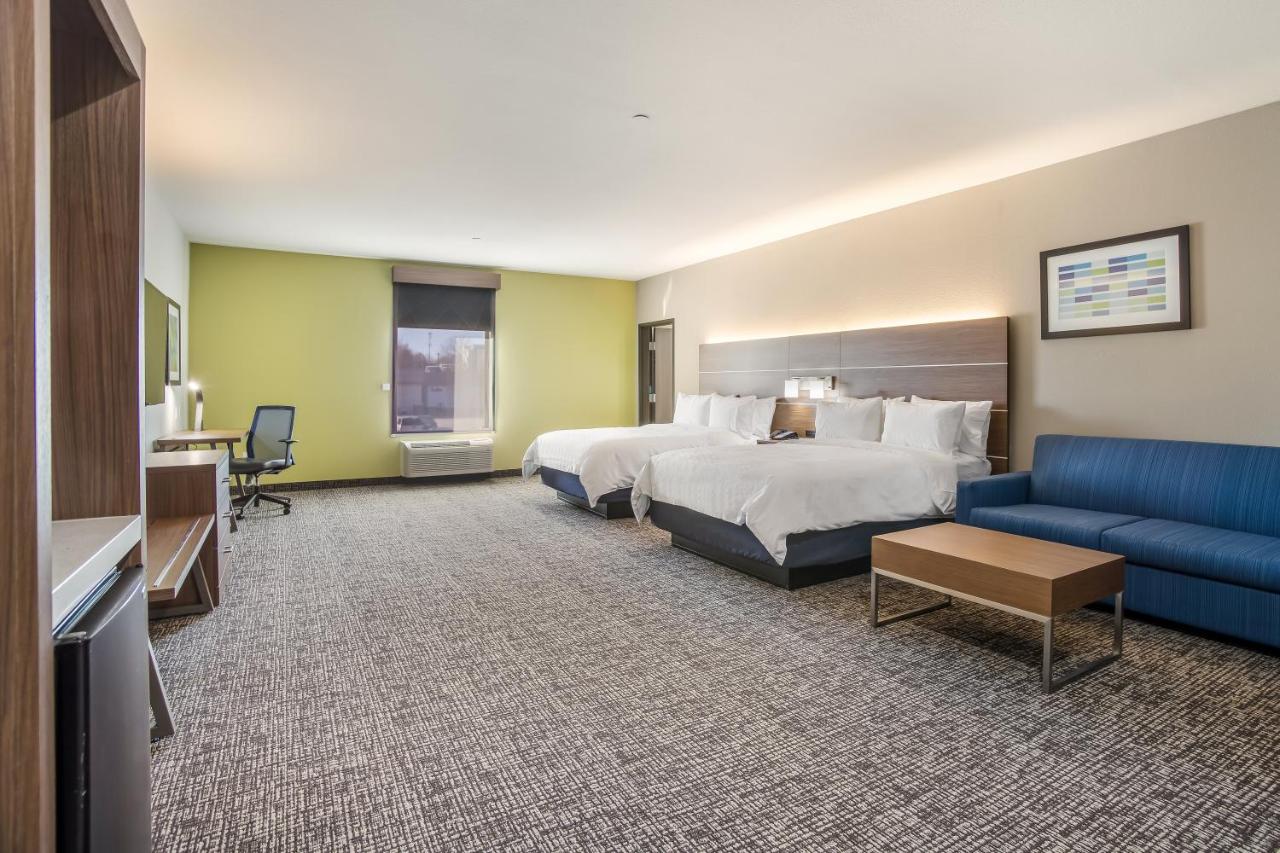 | Holiday Inn Express & Suites Tulsa East - Catoosa, an IHG Hotel