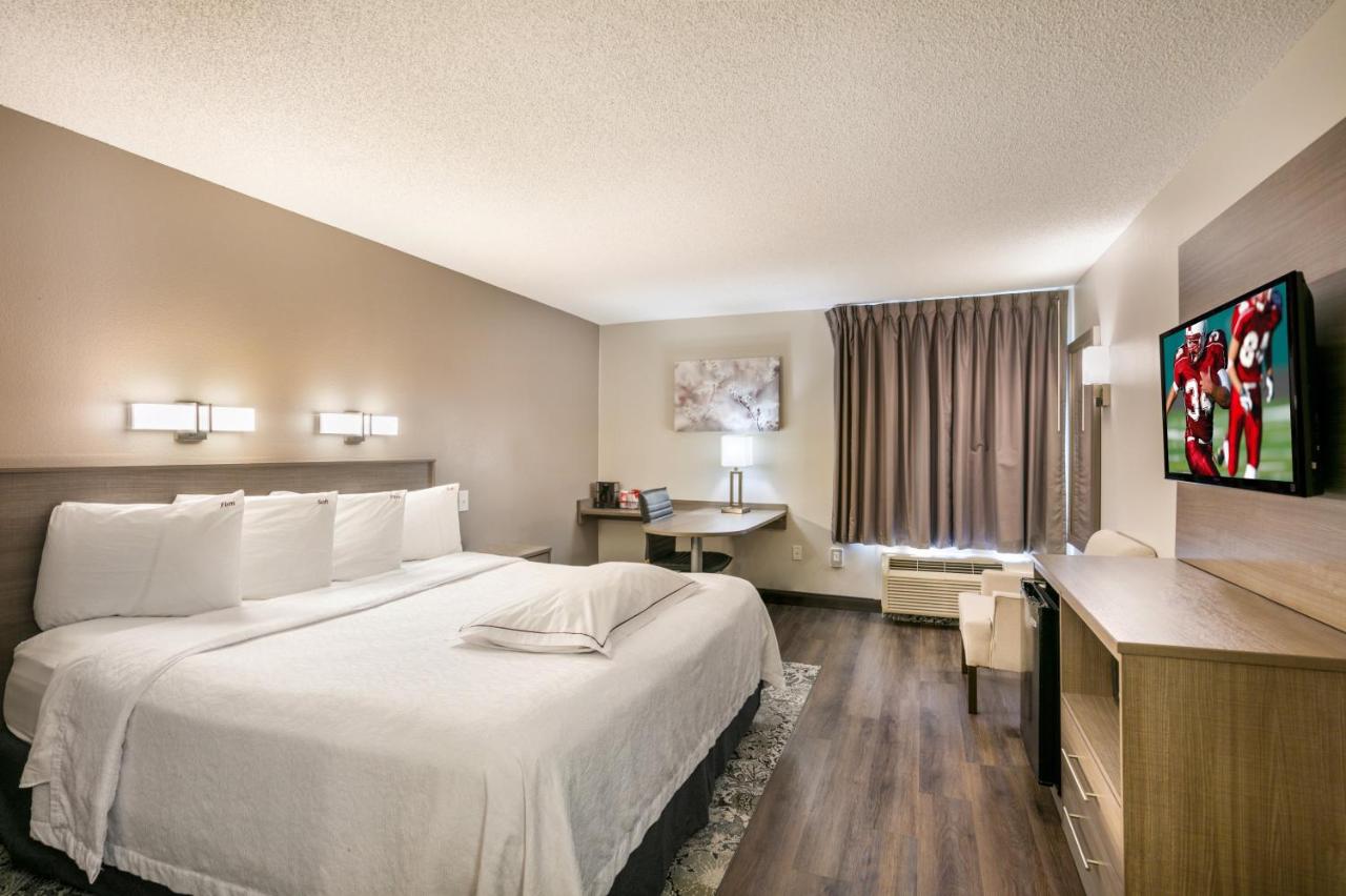 | Red Roof Inn PLUS+ Boston - Logan