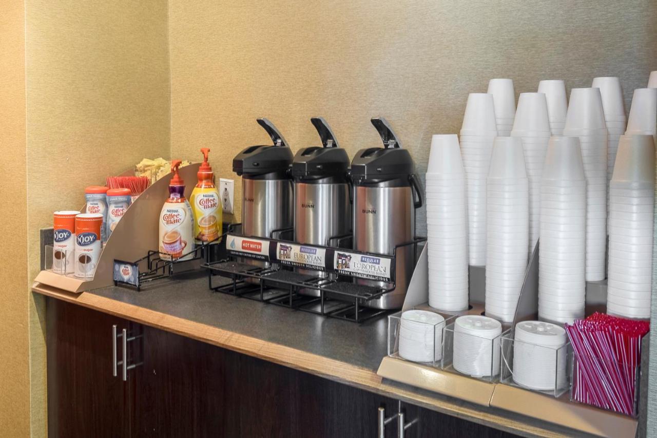 | Red Roof Inn PLUS+ Boston - Logan