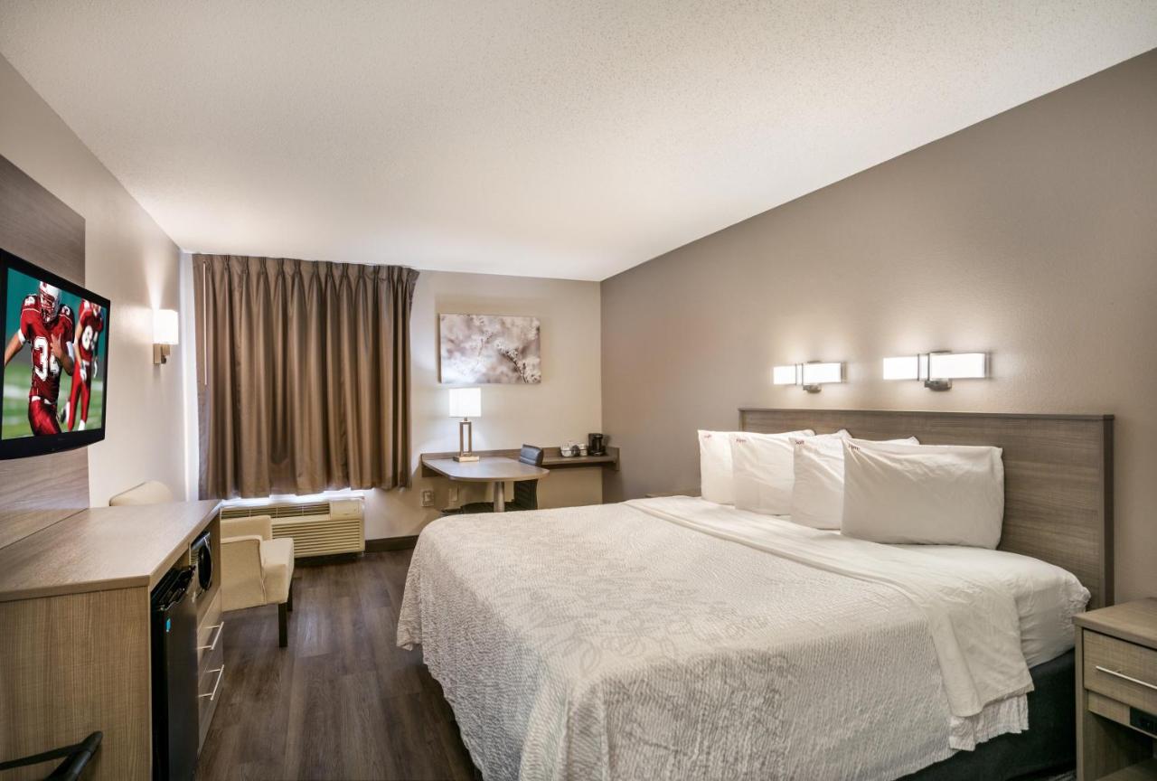 | Red Roof Inn PLUS+ Boston - Logan
