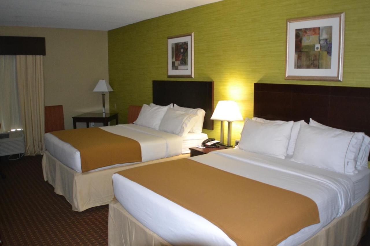 | Holiday Inn Express and Suites Indianapolis W- Airport Area, an IHG Hotel