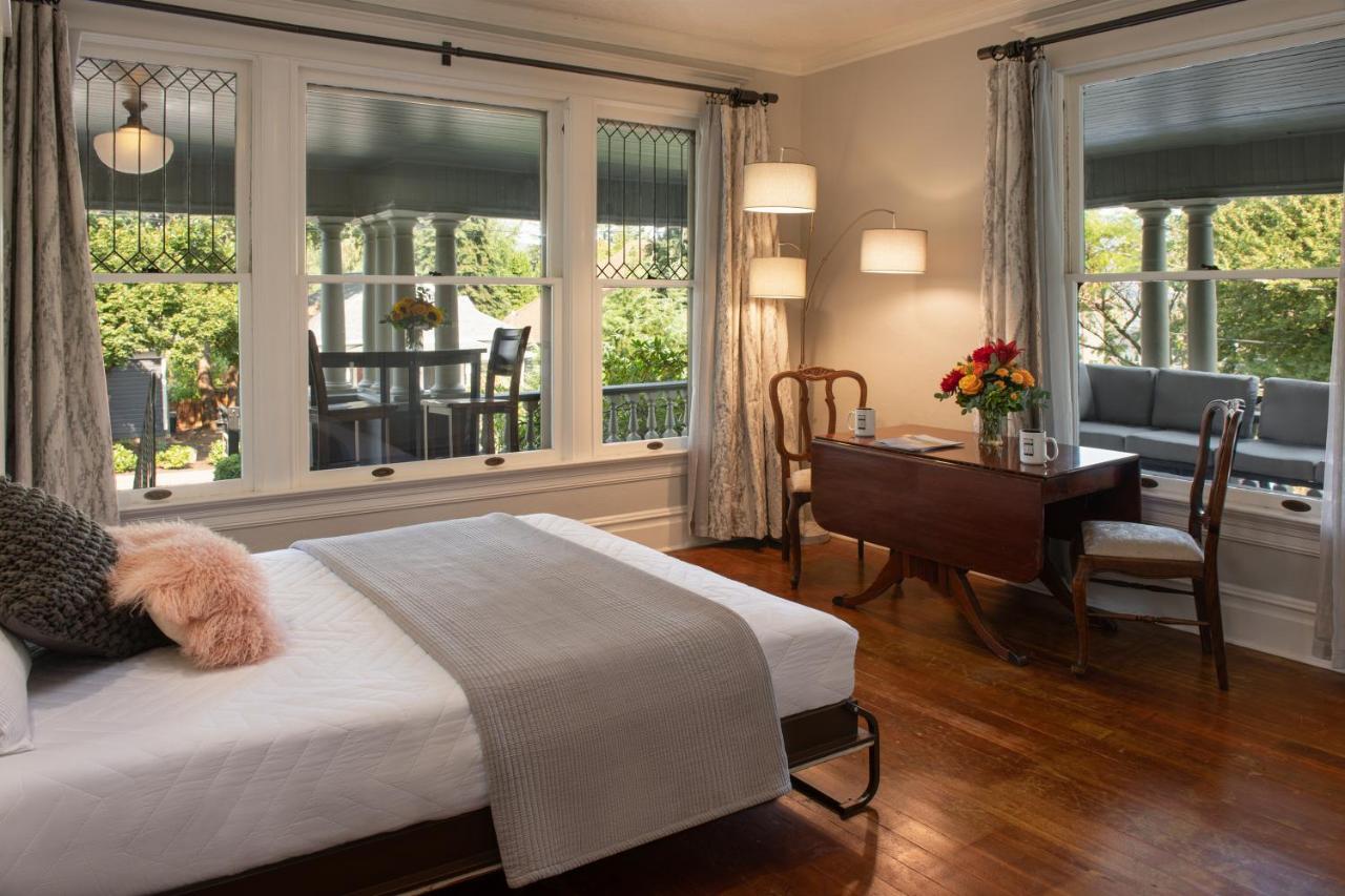  | Inn at the Gorge