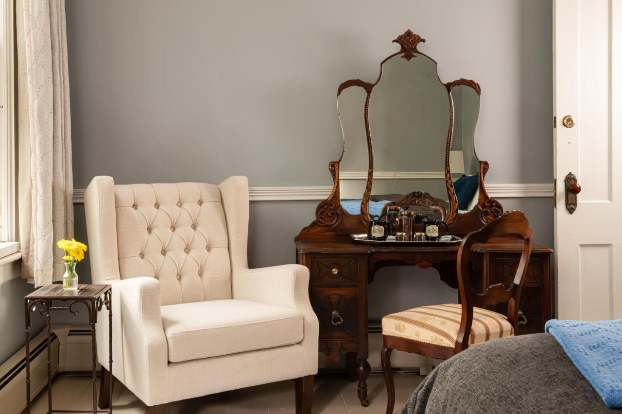 | Rosemont Inn