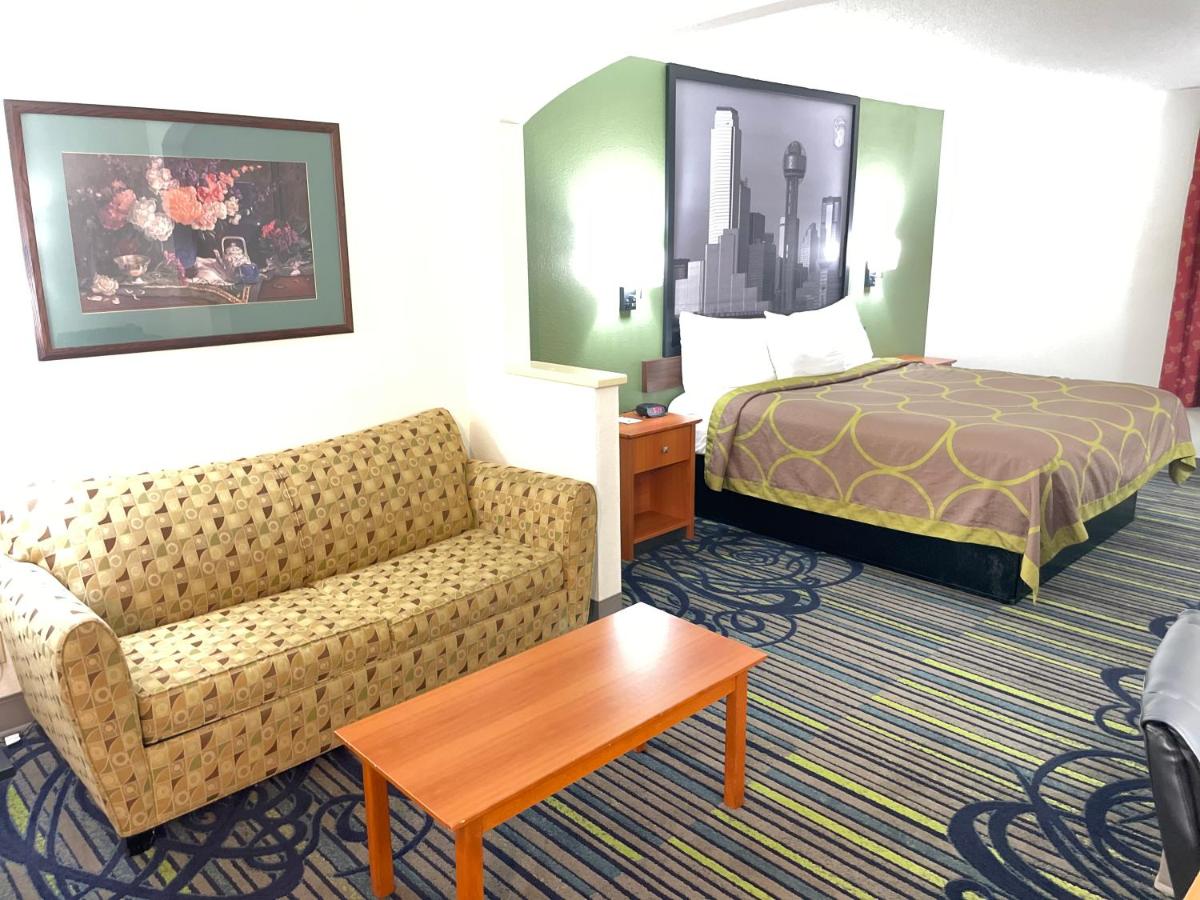 King Studio Suite - Smoking at Super 8 by Wyndham Fort Worth Downtown South