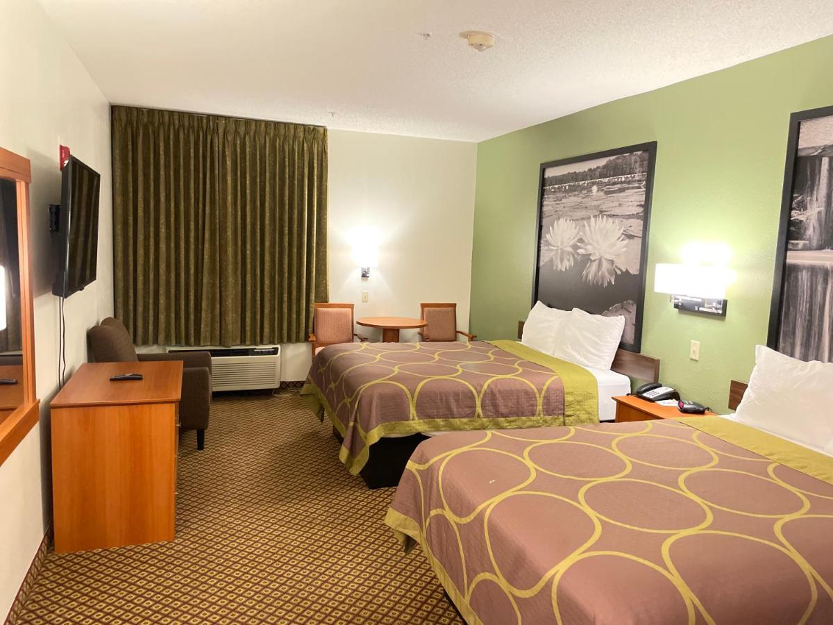 Studio Suite with Two Double Beds and Bath Tub - Mobility/Hearing Access - Non-Smoking at Super 8 by Wyndham Fort Worth Downtown South