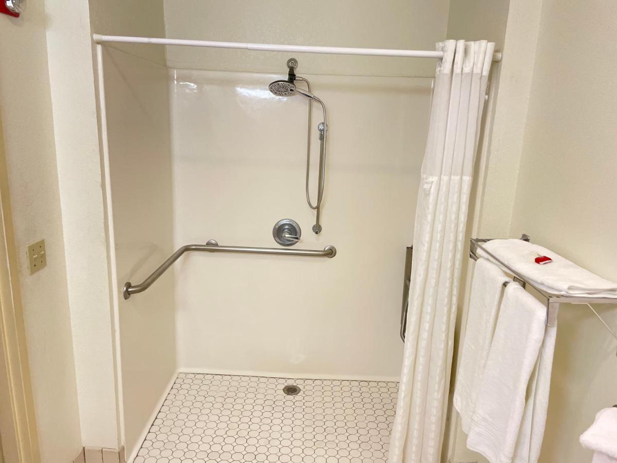 King Studio Suite with Roll-in Shower - Mobility/Hearing Accessible - Non-Smoking at Super 8 by Wyndham Fort Worth Downtown South