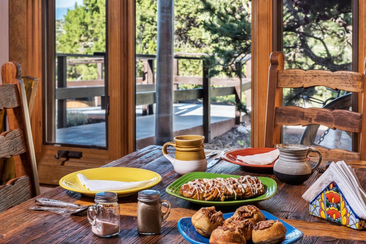 | Bobcat Inn