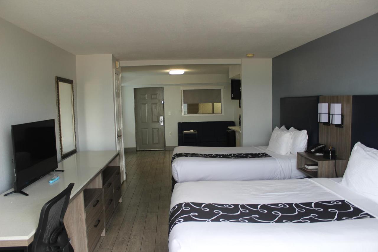 Oceanfront Queen Suite with Sofa - Non-Smoking at La Quinta Inn & Suites by Wyndham Oceanfront Daytona Beach