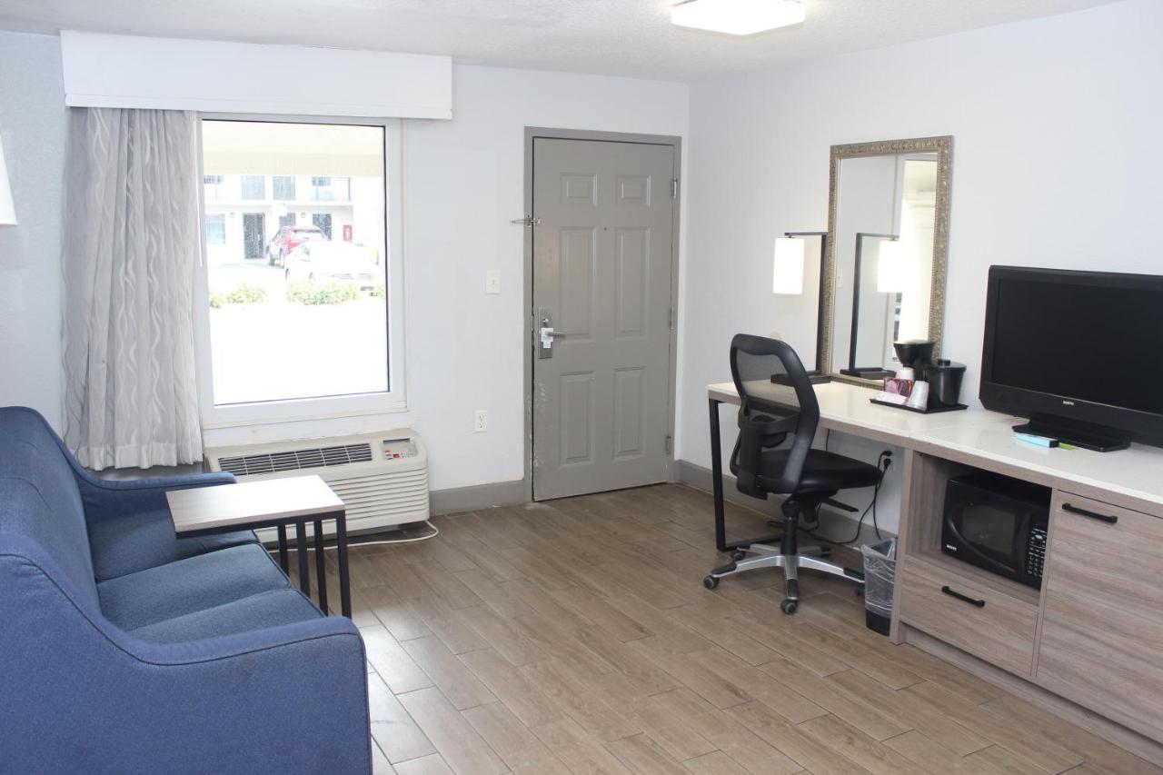 Queen Suite with Sofa and City View - Non-Smoking at La Quinta Inn & Suites by Wyndham Oceanfront Daytona Beach