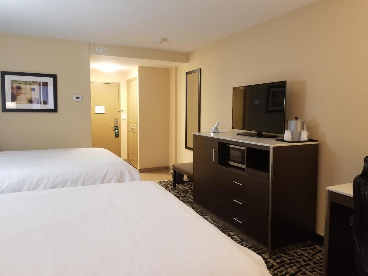 | Holiday Inn Poughkeepsie, an IHG Hotel