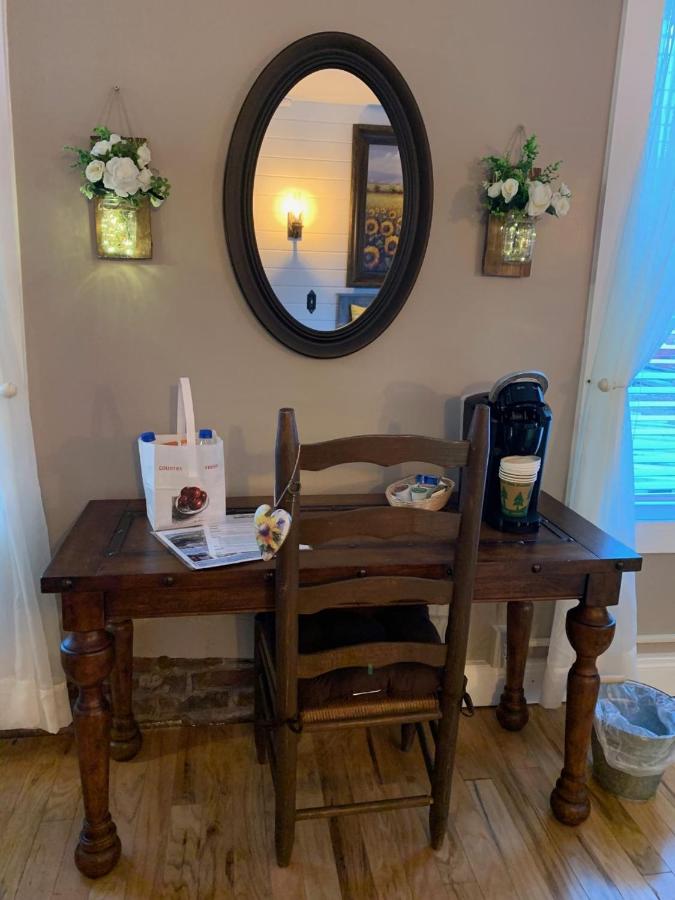 | Olde Mill Inn Bed & Breakfast