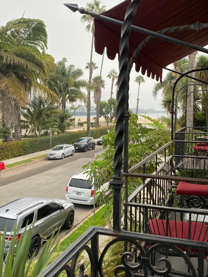 King Room with Balcony at Villa Rosa Inn