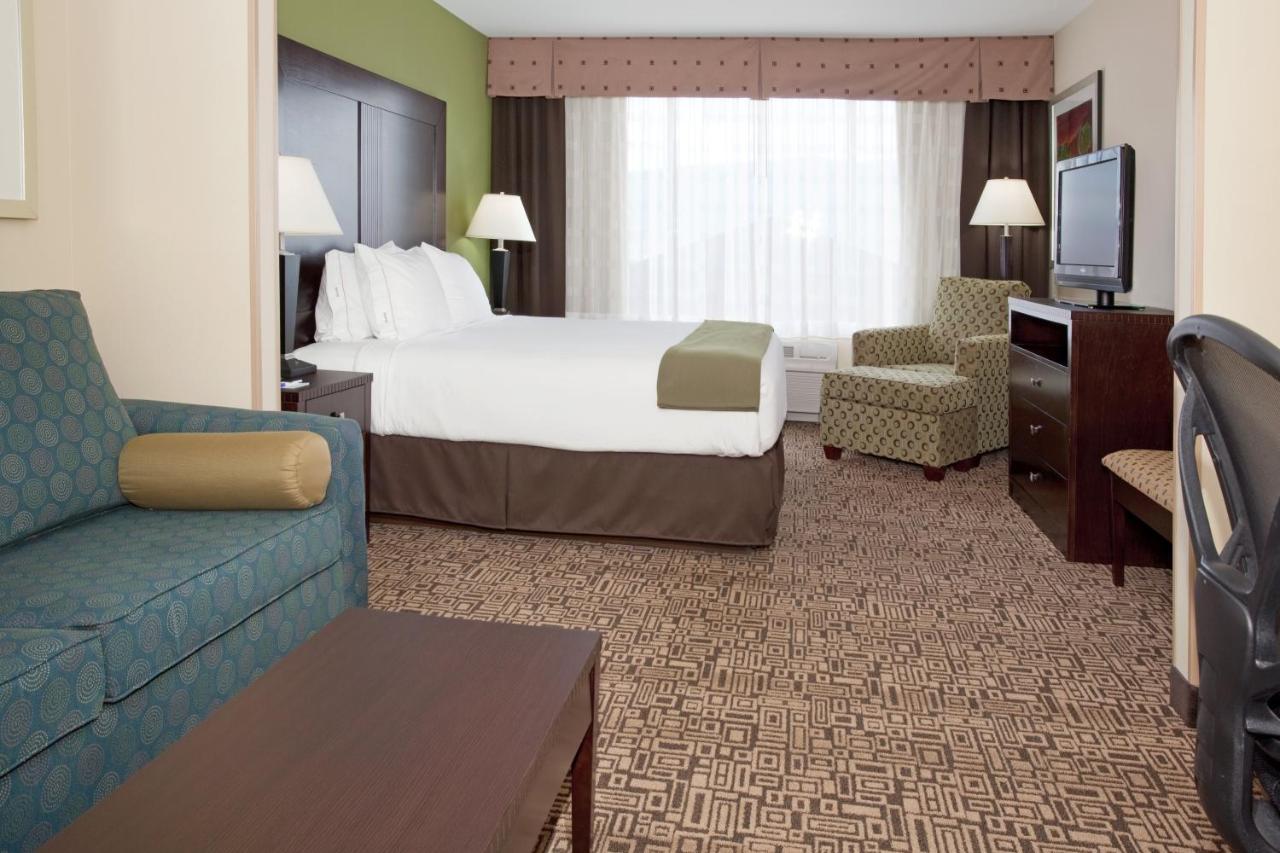 King Room with Sofa Bed - Non-Smoking at Holiday Inn Express Hotel & Suites Richfield by IHG