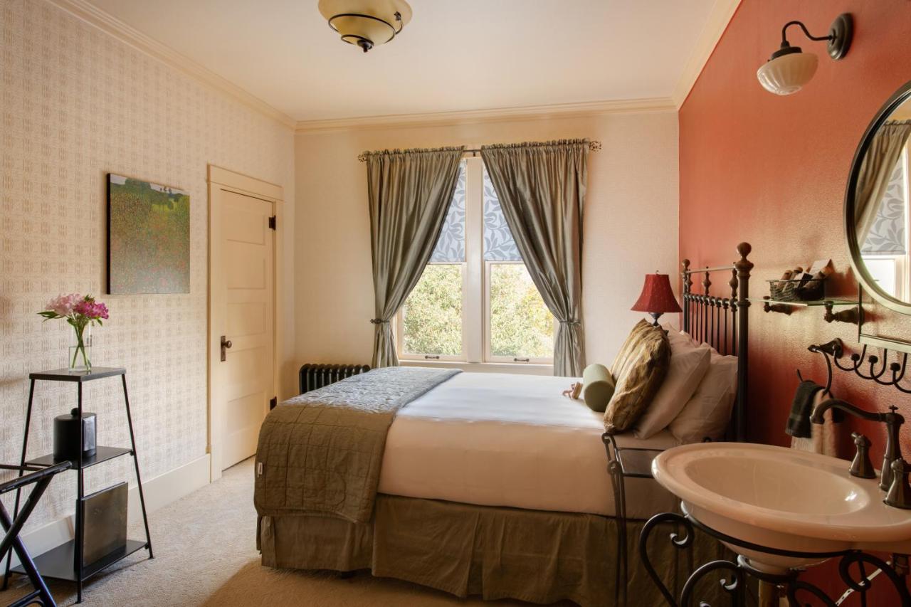 | Chamberlin Inn