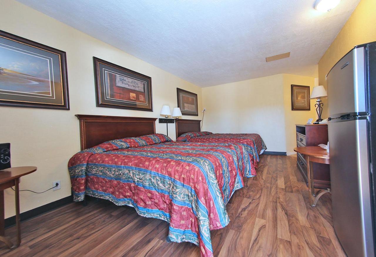 | Guest Ranch Motel