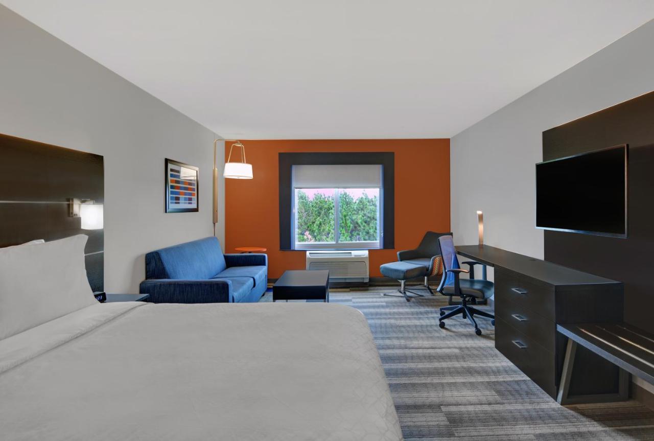 King Room with Sofa Bed at Holiday Inn Express Atmore, an IHG Hotel