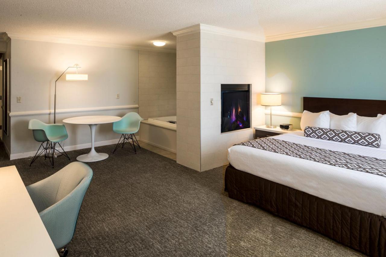  | Crowne Plaza Suites Pittsburgh South
