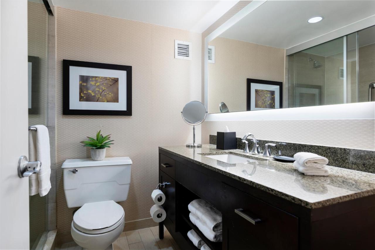Executive Double Room with Two Double Beds at The Stamford Hotel