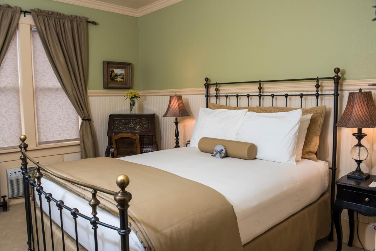 | Chamberlin Inn