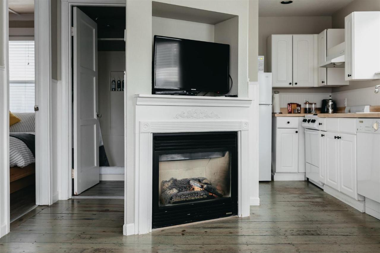 Two-Bedroom with Kitchen at Boardwalk Cottages