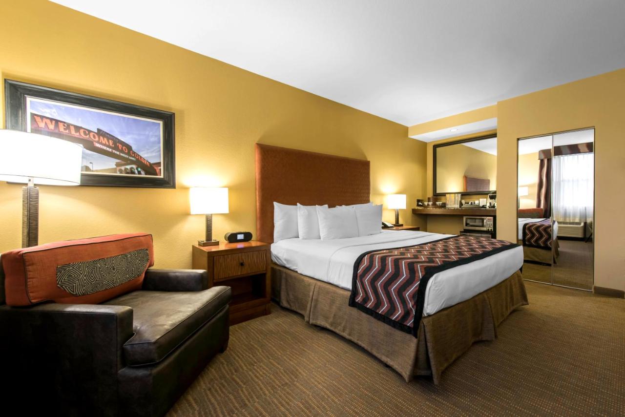 King Room with Roll-In Shower - Accessible/Non-Smoking at The Golden Hotel, an Ascend Collection Hotel