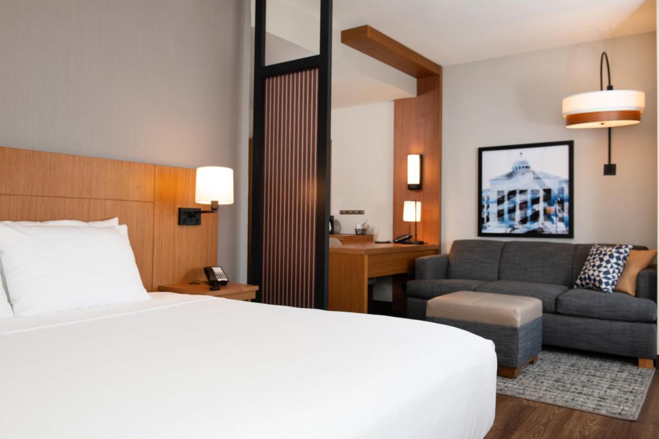 Deluxe King Room at Hyatt Place Dallas/Rockwall