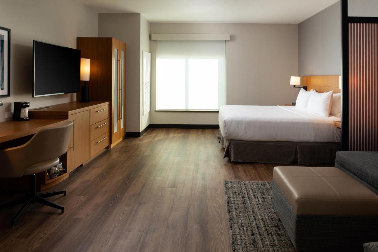 King Room with Roll-In Shower - Disability Access at Hyatt Place Dallas/Rockwall