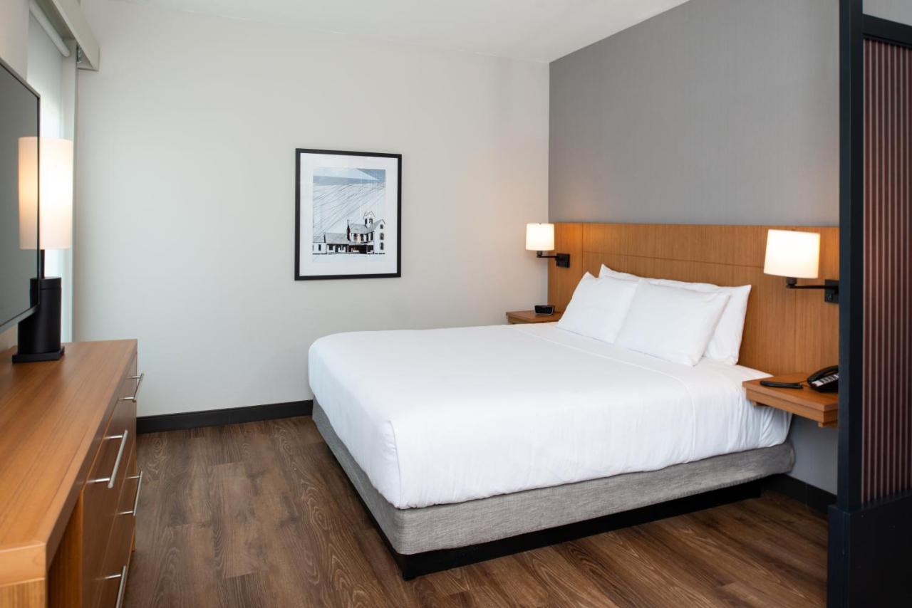Deluxe King Room at Hyatt Place Dallas/Rockwall
