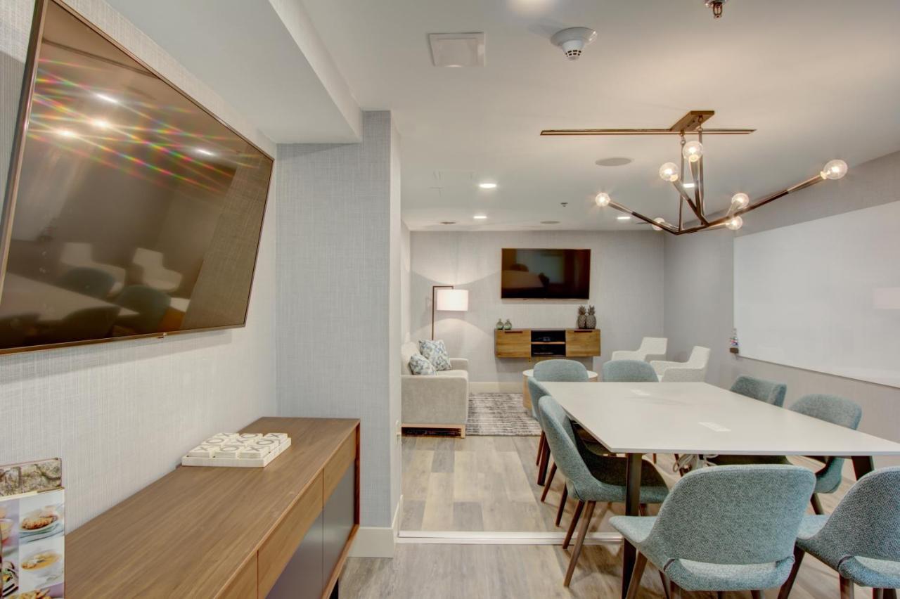  | Crowne Plaza Charleston, an IHG Hotel
