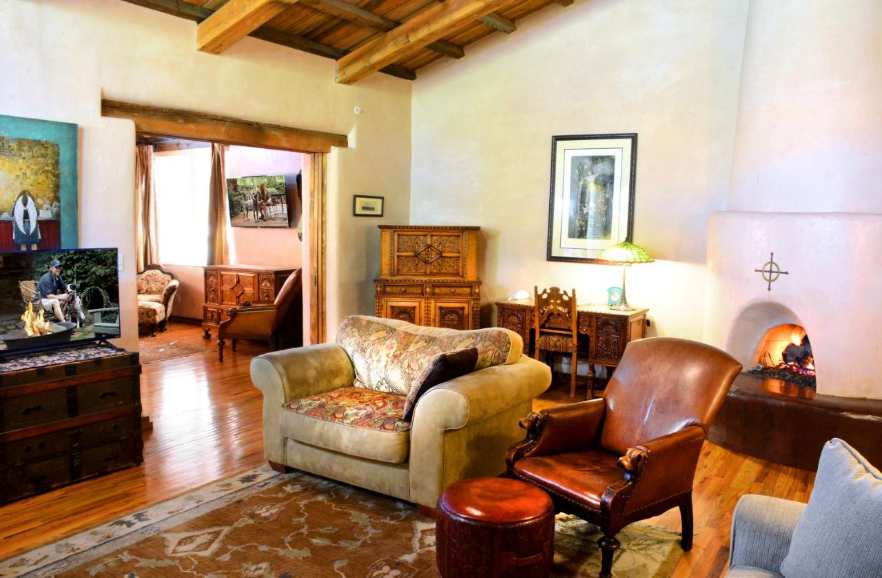 Deluxe King Room with Sofa Bed at El Portal Sedona Hotel