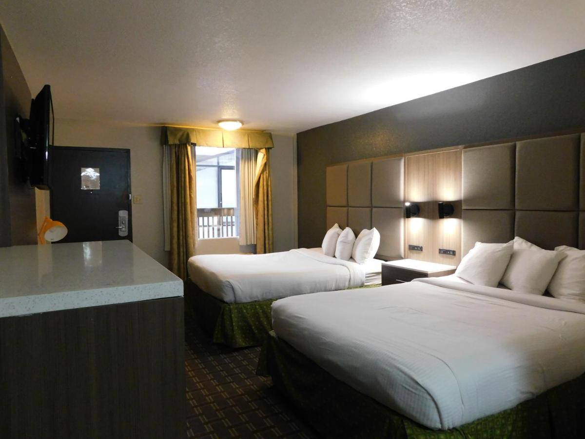 Standard Room, 2 Queen Beds, Non Smoking at Days Inn & Suites by Wyndham Downtown Gatlinburg Parkway