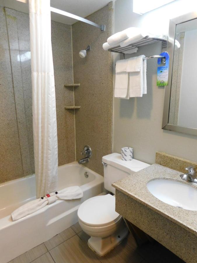 Triple Suite - Non-Smoking at Days Inn & Suites by Wyndham Downtown Gatlinburg Parkway