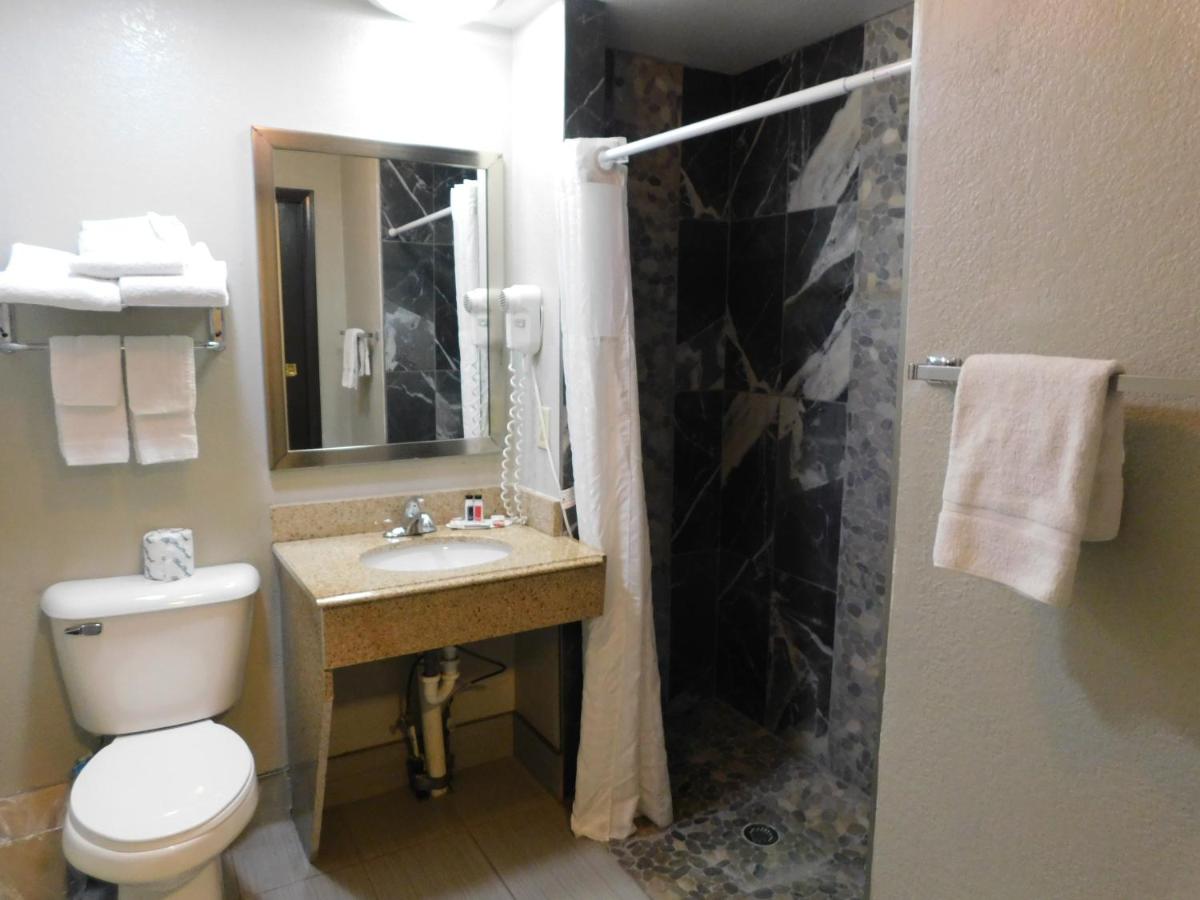 Standard Room, 2 Queen Beds, Accessible, Non Smoking at Days Inn & Suites by Wyndham Downtown Gatlinburg Parkway