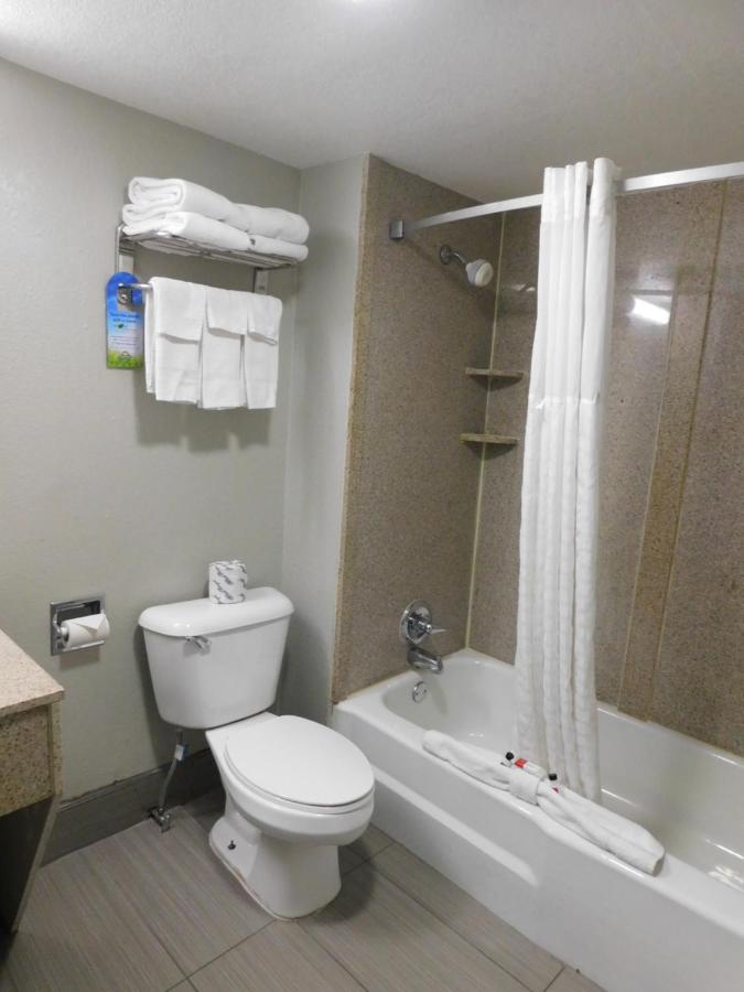 King Studio Suite - Non-Smoking at Days Inn & Suites by Wyndham Downtown Gatlinburg Parkway