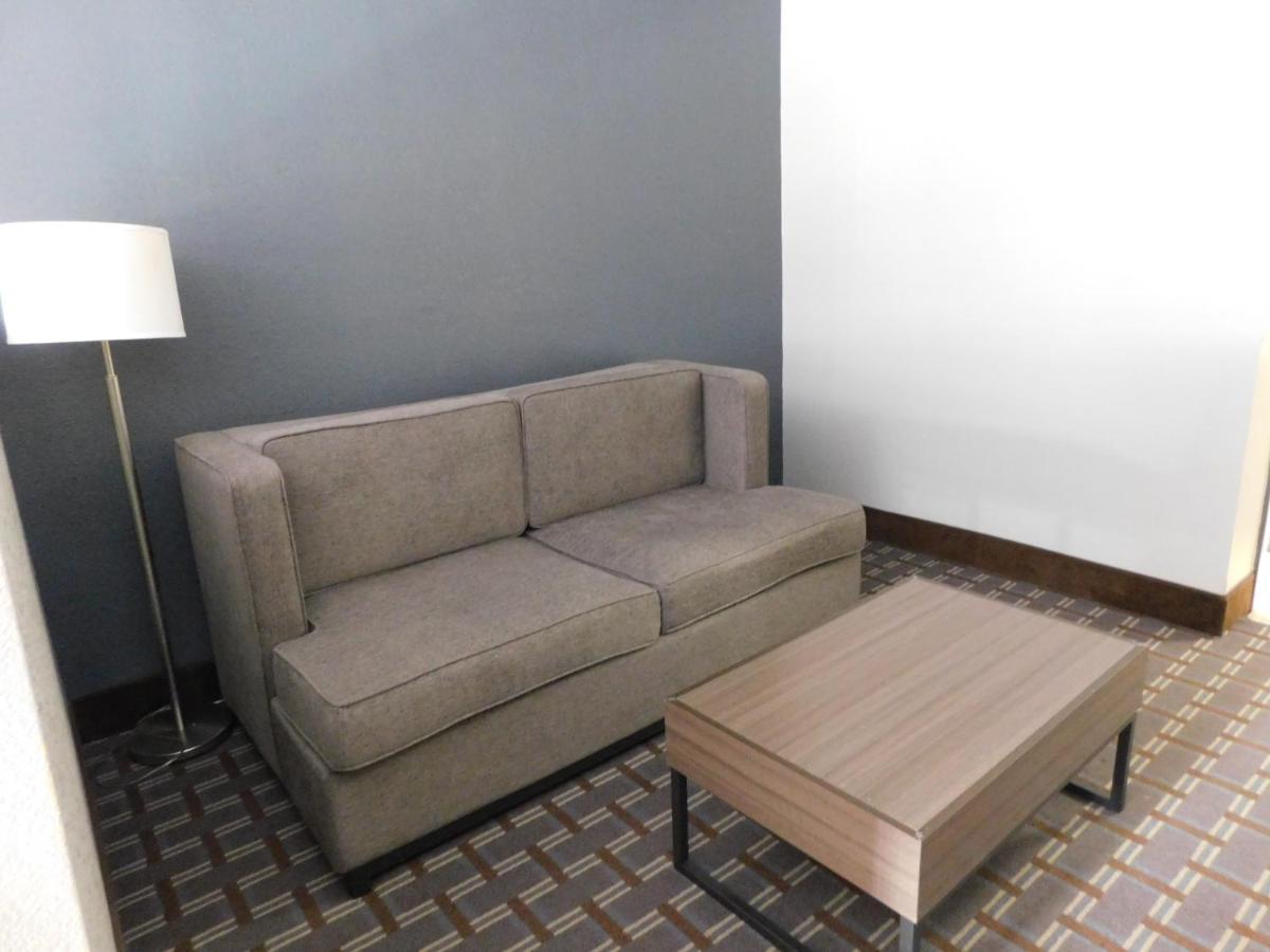 King Studio Suite - Non-Smoking at Days Inn & Suites by Wyndham Downtown Gatlinburg Parkway