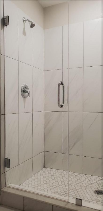 | John's Pass Hotel - Brand New Property Fully Remote