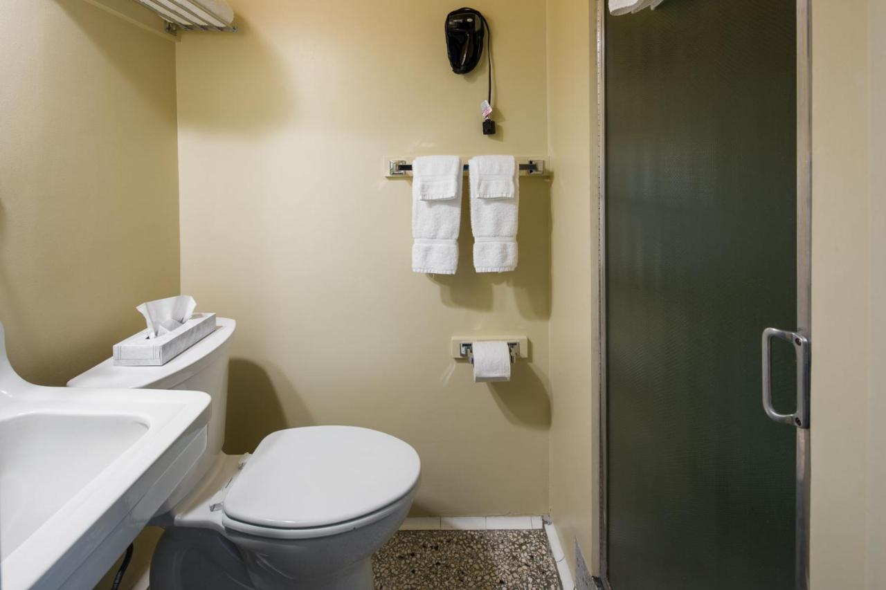 | Finlen Hotel and Motor Inn