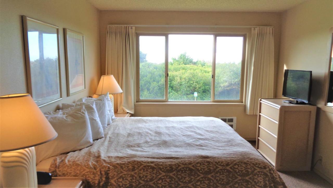 Suite with Balcony at The Polynesian Resort