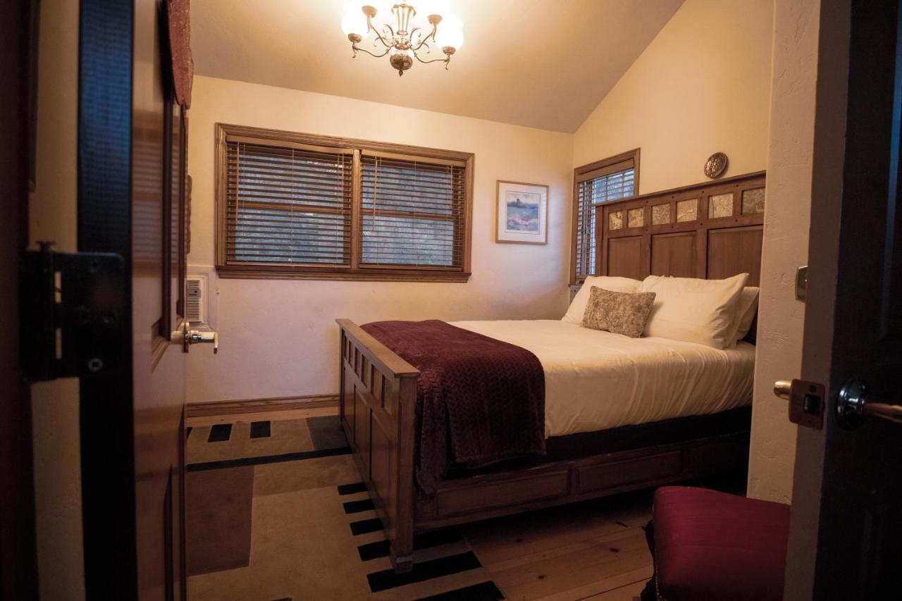 | Tucker Peak Lodge