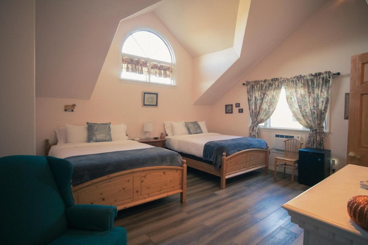 | Tucker Peak Lodge