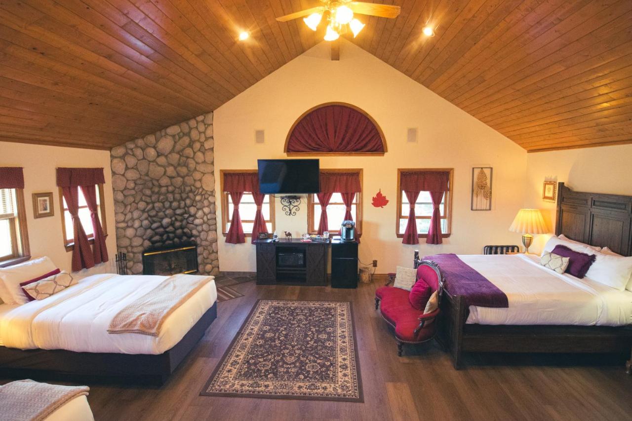| Tucker Peak Lodge